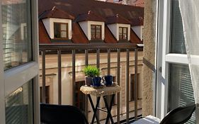 Audrey Hepburn Apartment Old Town Air Conditioned